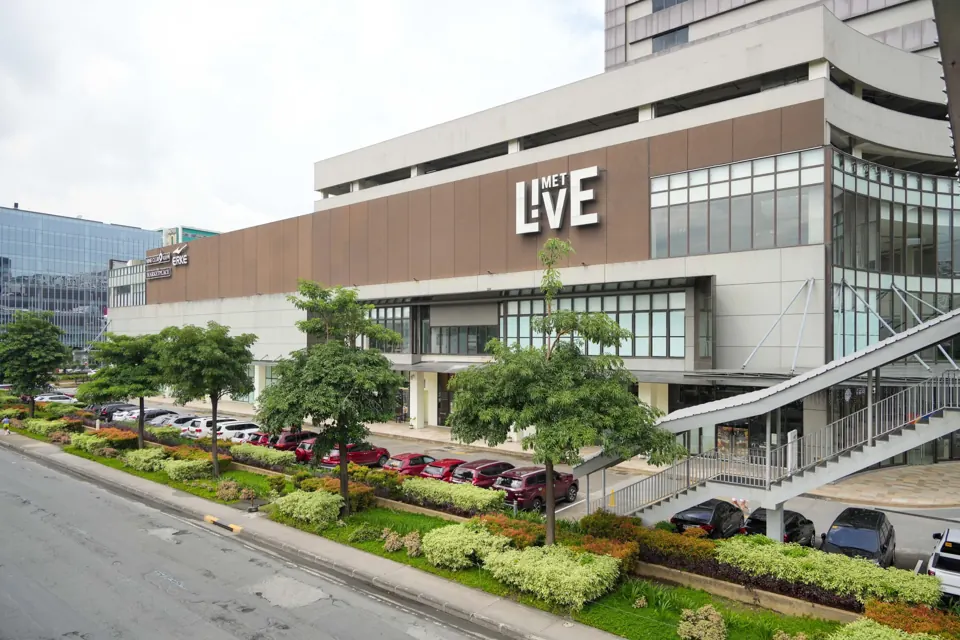 Actual MET Live mall exterior in Pasay with its glass facade and signage